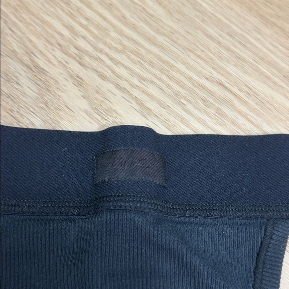 SKIMS Ribbed Thong Panty XS - Picture 5 of 7